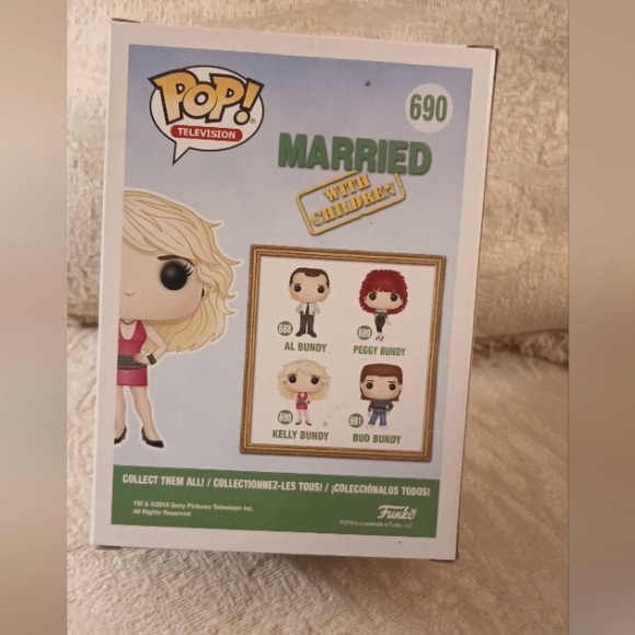 New in Box** Funko Pop TV: Kelly Bundy - Picture 4 of 4